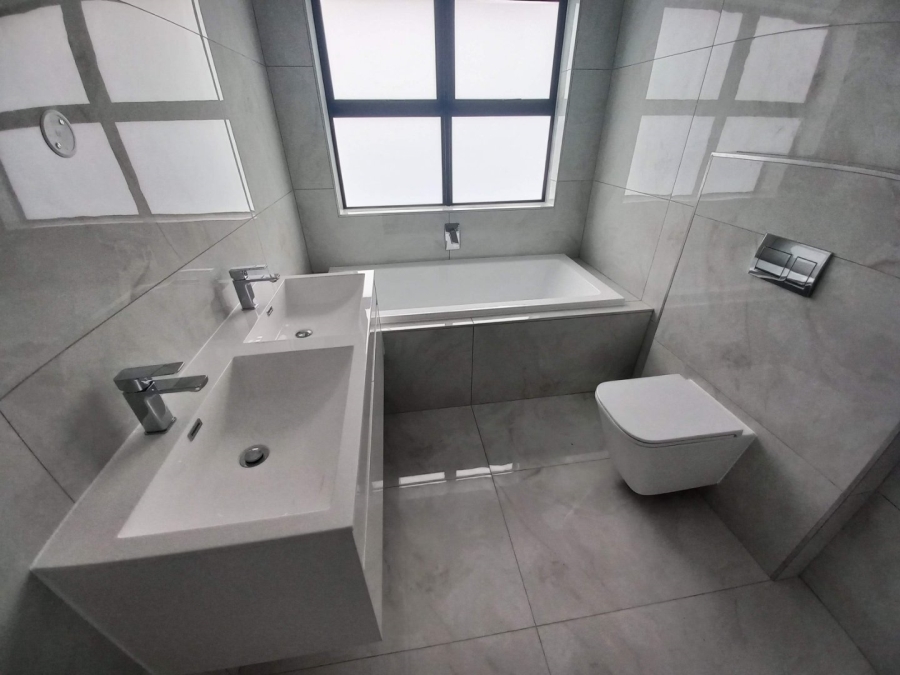 5 Bedroom Property for Sale in Sandown Western Cape